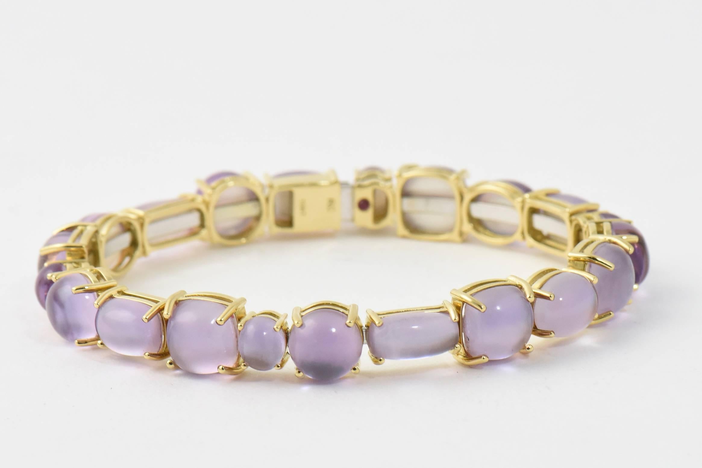 Roberto Coin Shanghai Amethyst Gold Bangle Bracelet In Excellent Condition For Sale In Miami Beach, FL