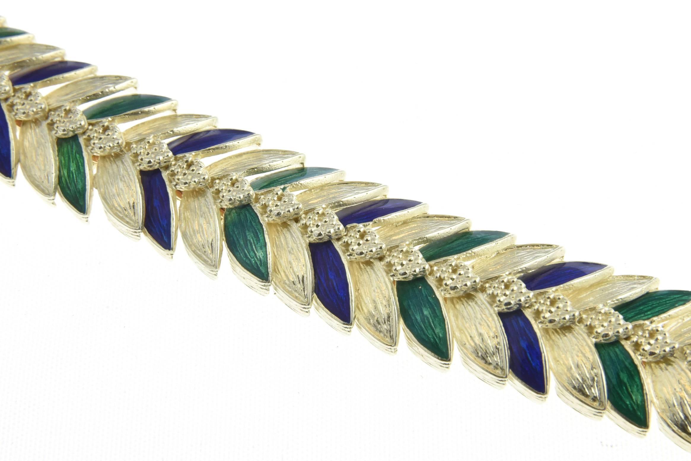 1970s Green and Navy Enamel Gold Leaf Bracelet In Good Condition In Miami Beach, FL