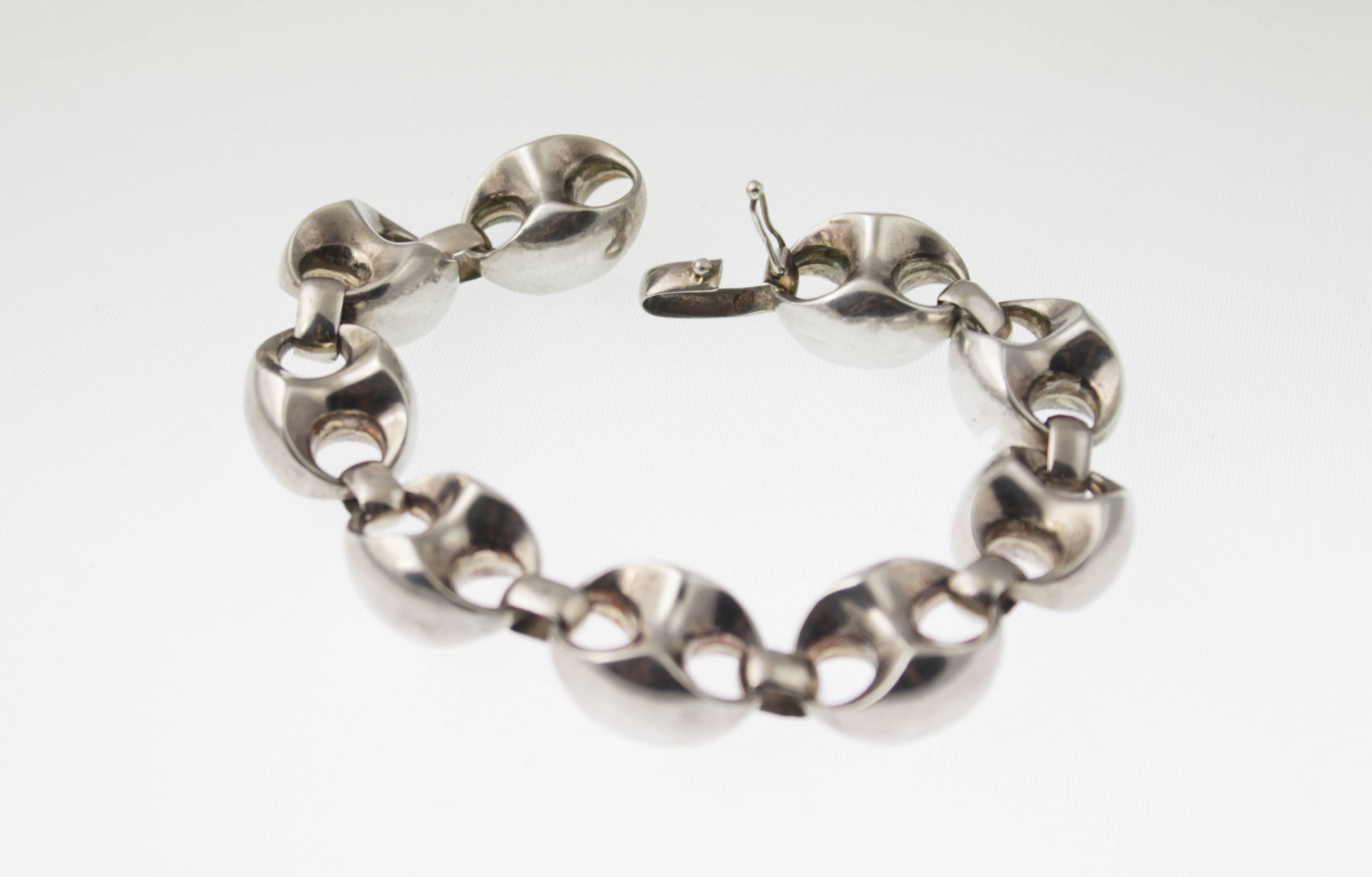 Gucci Style 1970s Classic Sterling Silver Anchor Link bracelet. It is 8