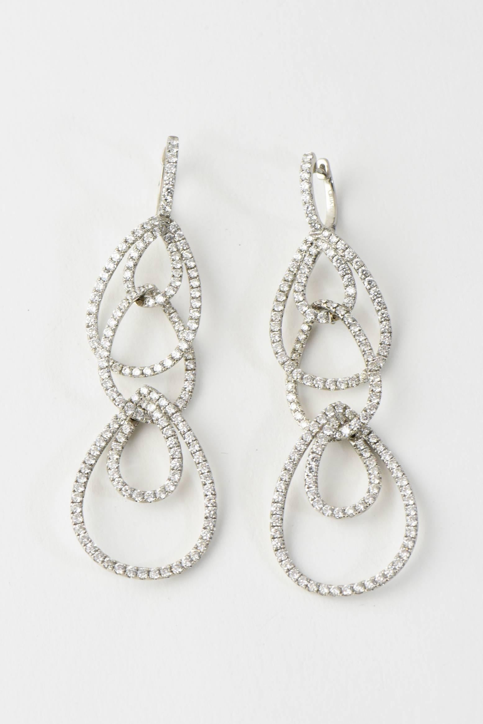 Long Dangling Diamond Teardrop White Gold Earrings by Odelia In Excellent Condition For Sale In Miami Beach, FL