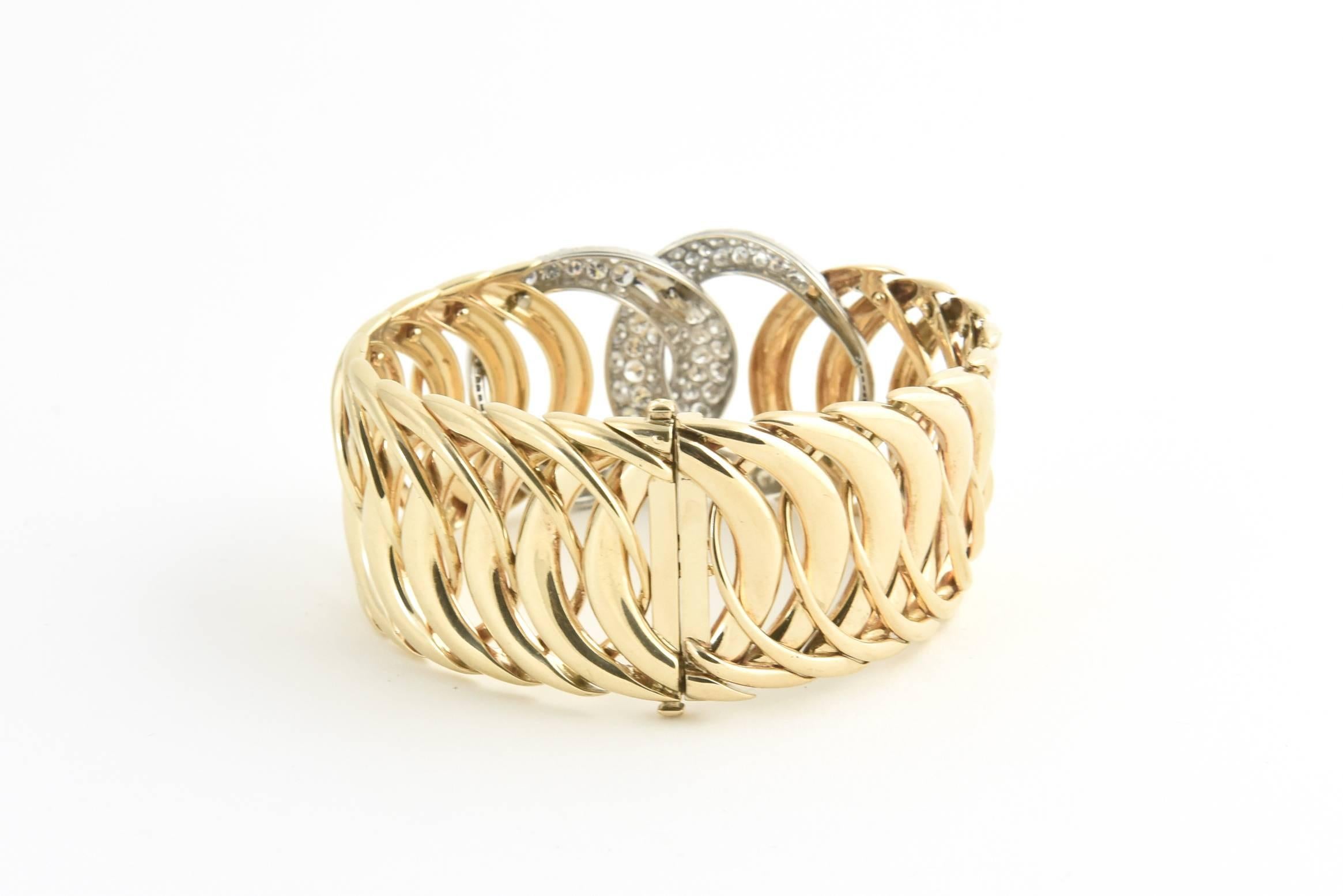 Modern Midcentury Wide Pave Diamond and Gold Circle Chain Link Design Bracelet
