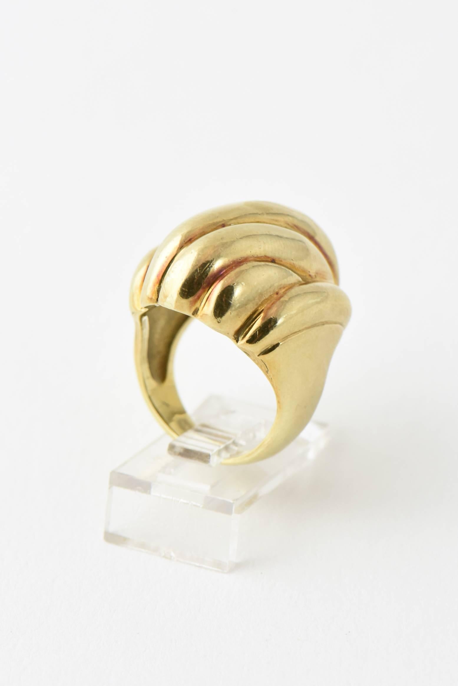 Women's Stylized Three-Dimensional Ribbed Yellow Gold Ring