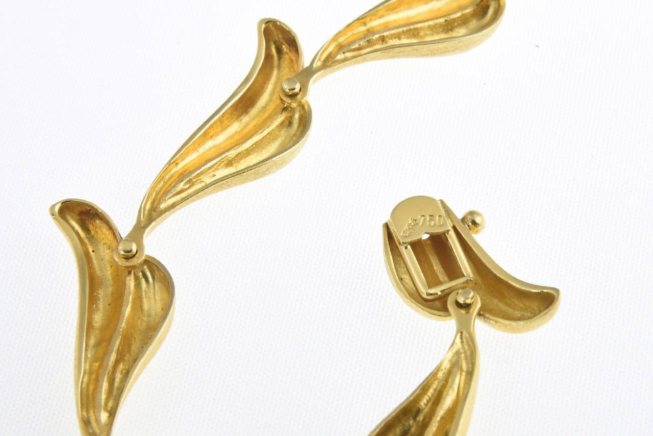 20th Century Yellow Gold Feather Leaf Necklace For Sale 3