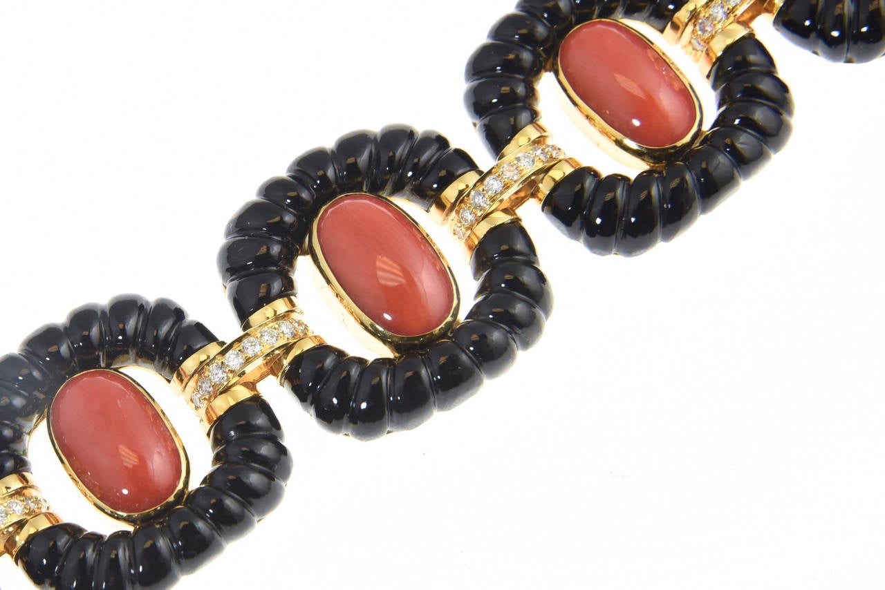 Dramatic Onyx Coral Diamond Gold Link Bracelet In Excellent Condition For Sale In Miami Beach, FL