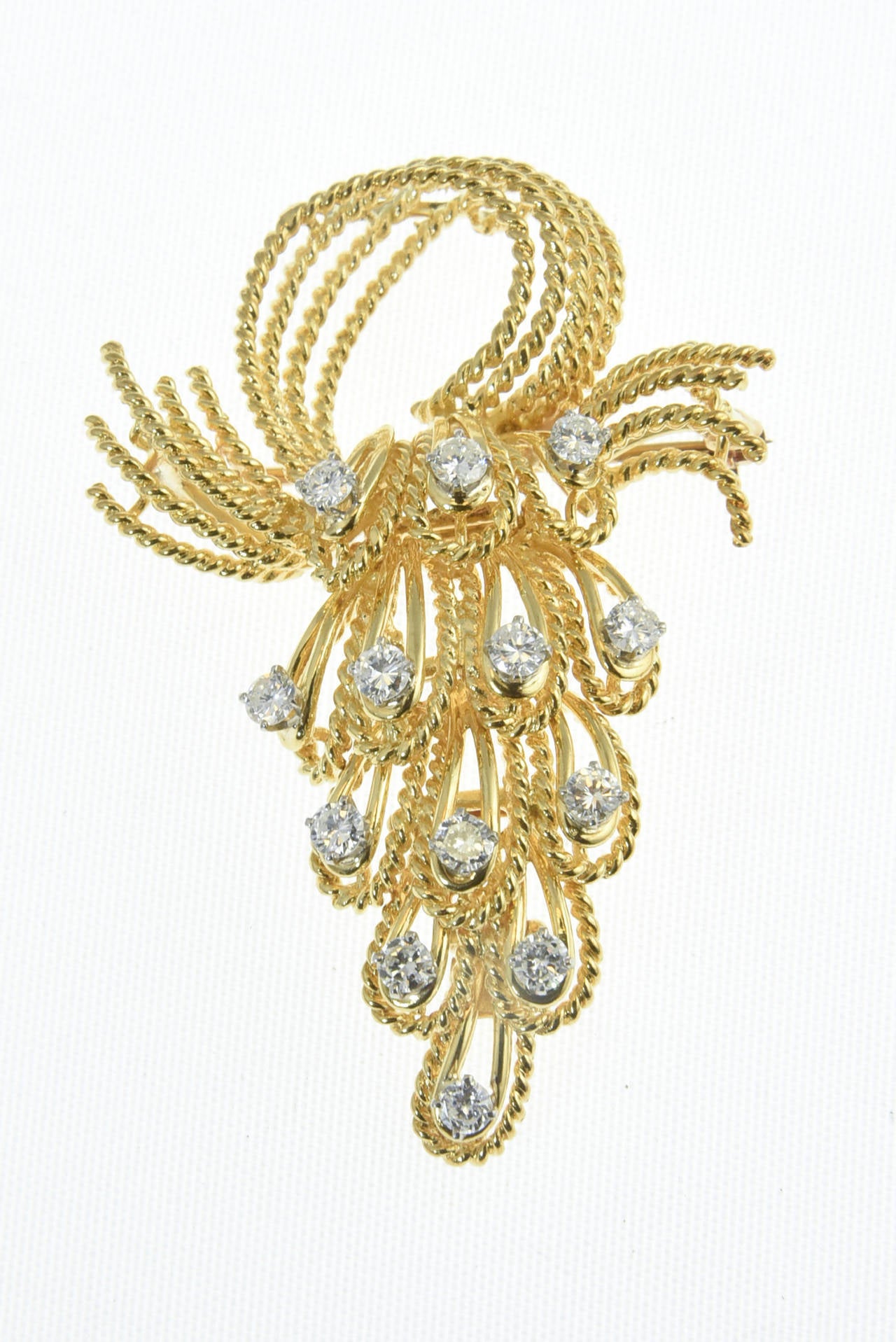 Round Cut French Articulated Twisted Diamond Gold Cascade Brooch and Earrings Suite For Sale