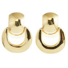 Large 1970s Door Knocker Gold Dangle Earrings 10