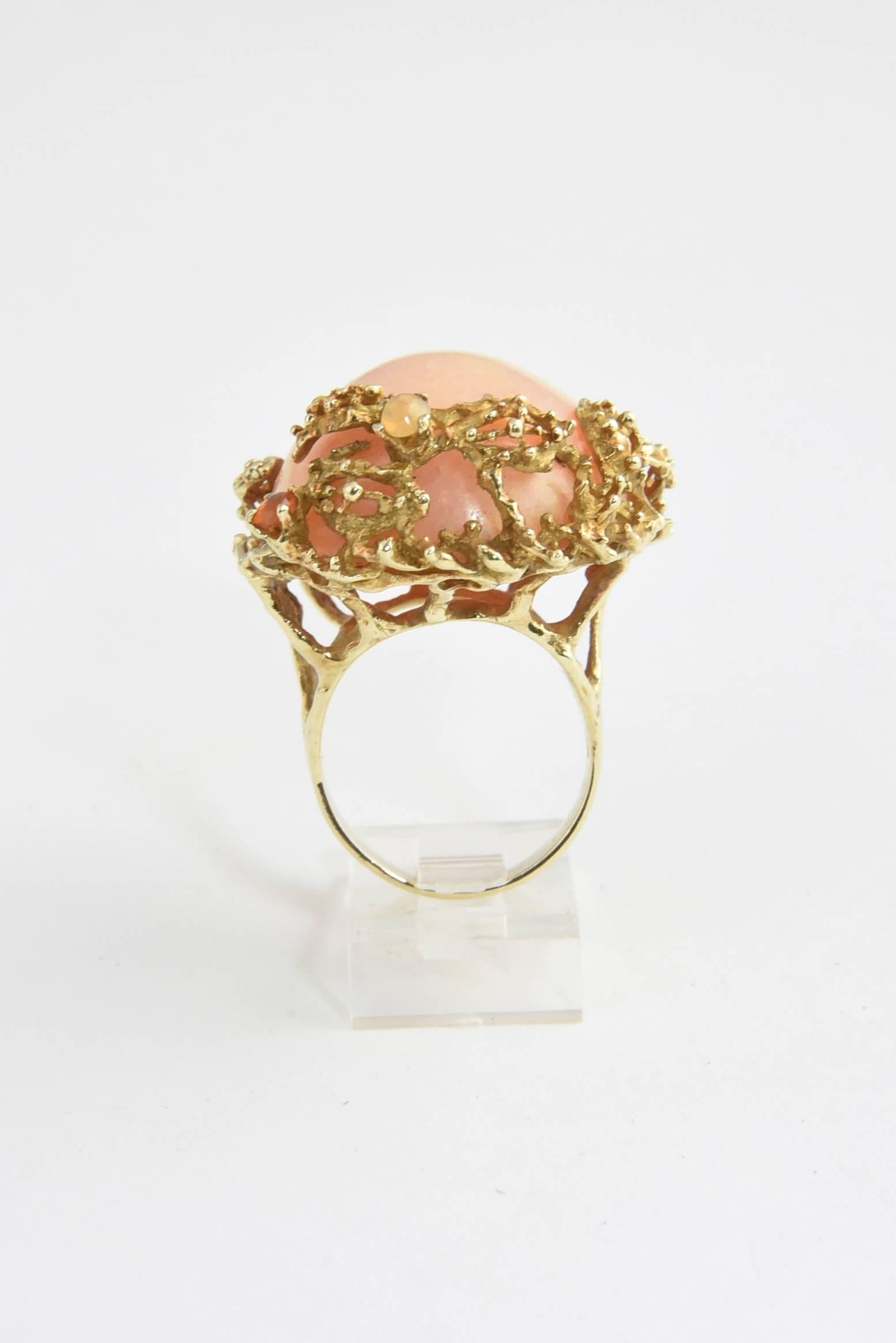 1960s Mexican Opal Gold Statement Ring In Good Condition In Miami Beach, FL