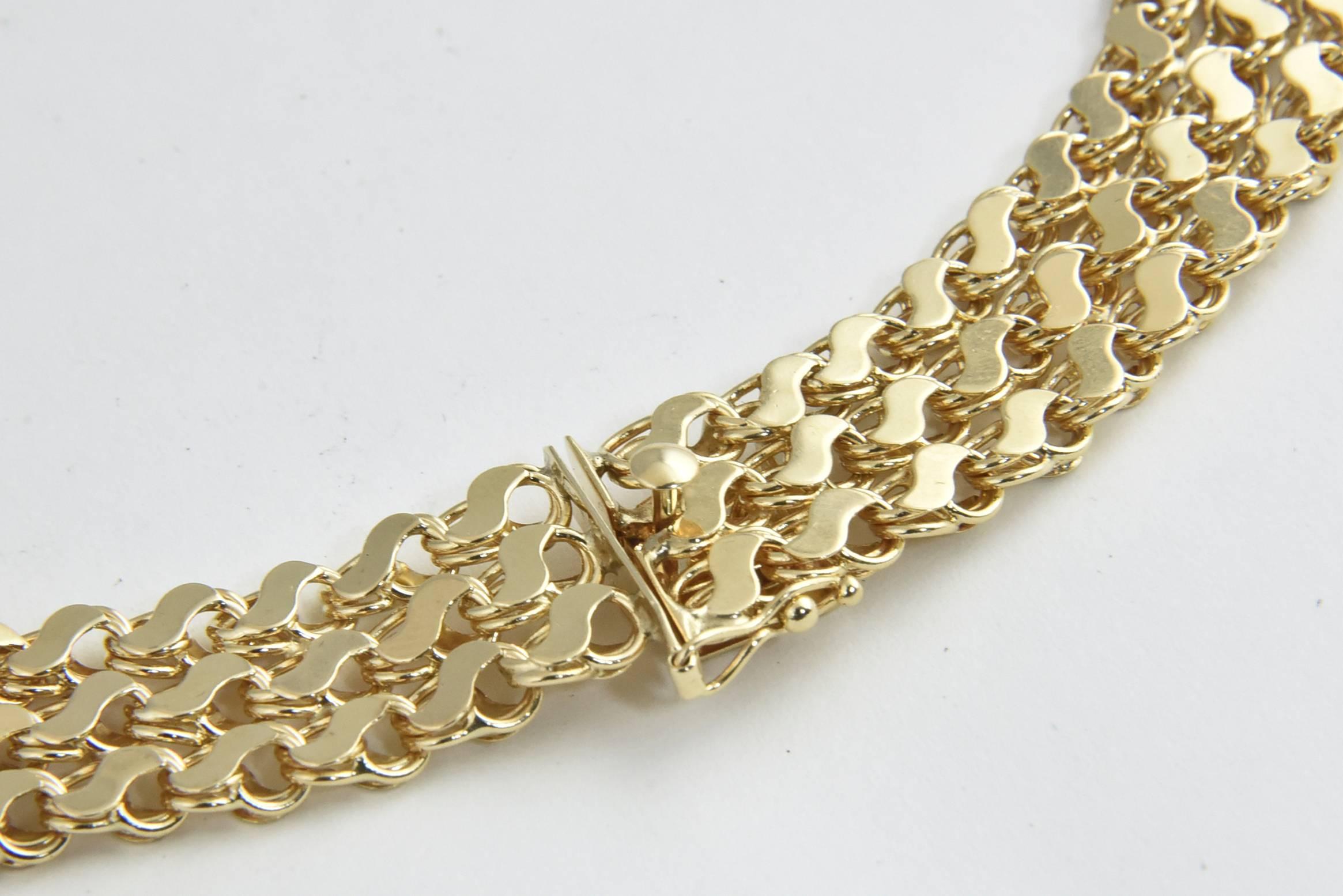 Mid Century Wide Triple Row Interwoven Gold S Link Kette Halskette im Zustand „Gut“ in Miami Beach, FL