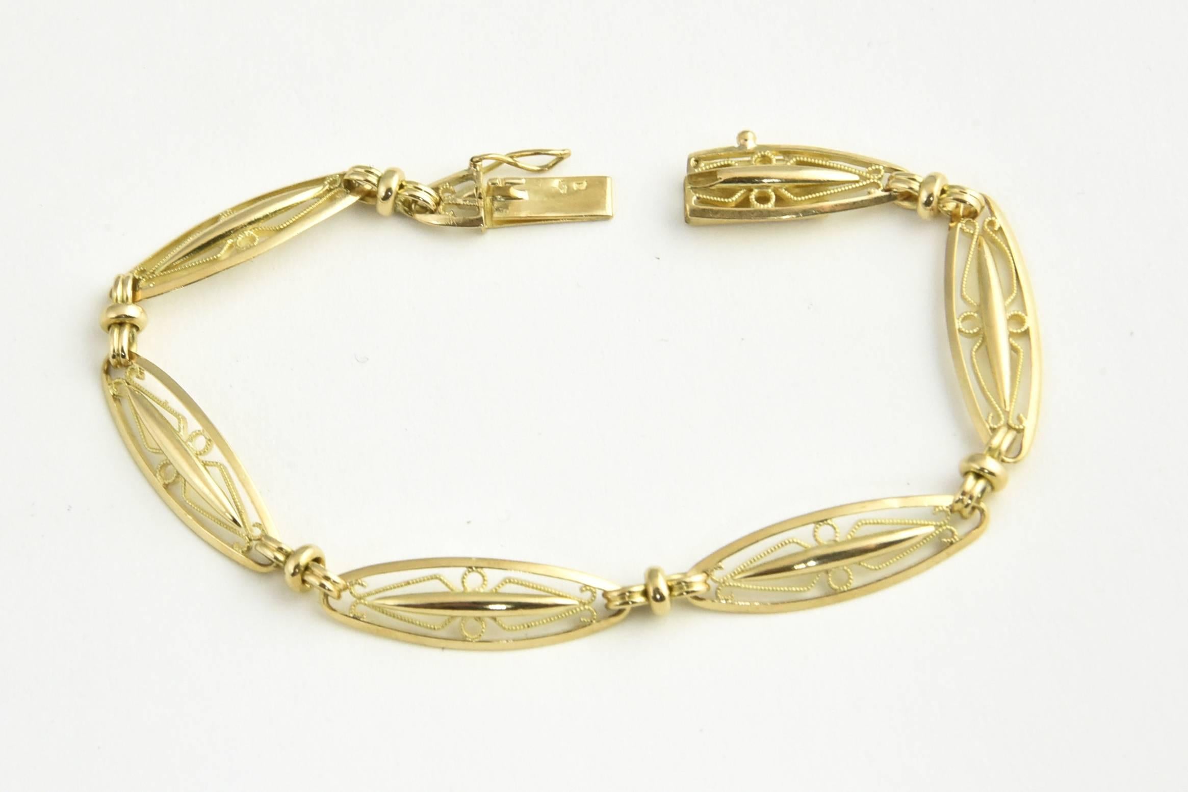 Art Deco Gay Frères Gold Link Bracelet In Excellent Condition In Miami Beach, FL
