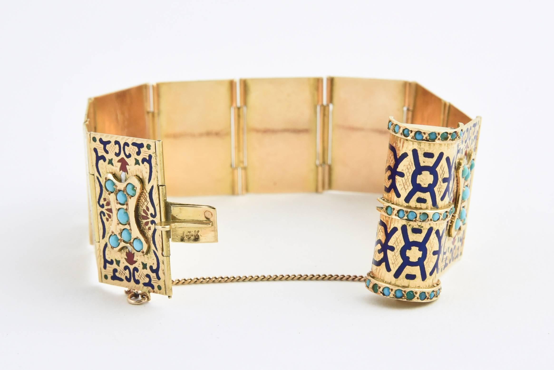 Early 20th Century Renaissance Revival Enameled and Jewelled Gold Book Bracelet In Excellent Condition In Miami Beach, FL