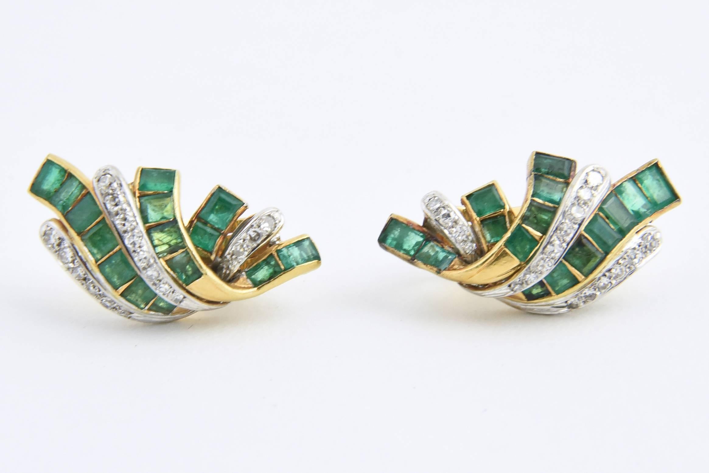 Retro Diamond Emerald Gold Brooch and Earrings Suite In Good Condition For Sale In Miami Beach, FL