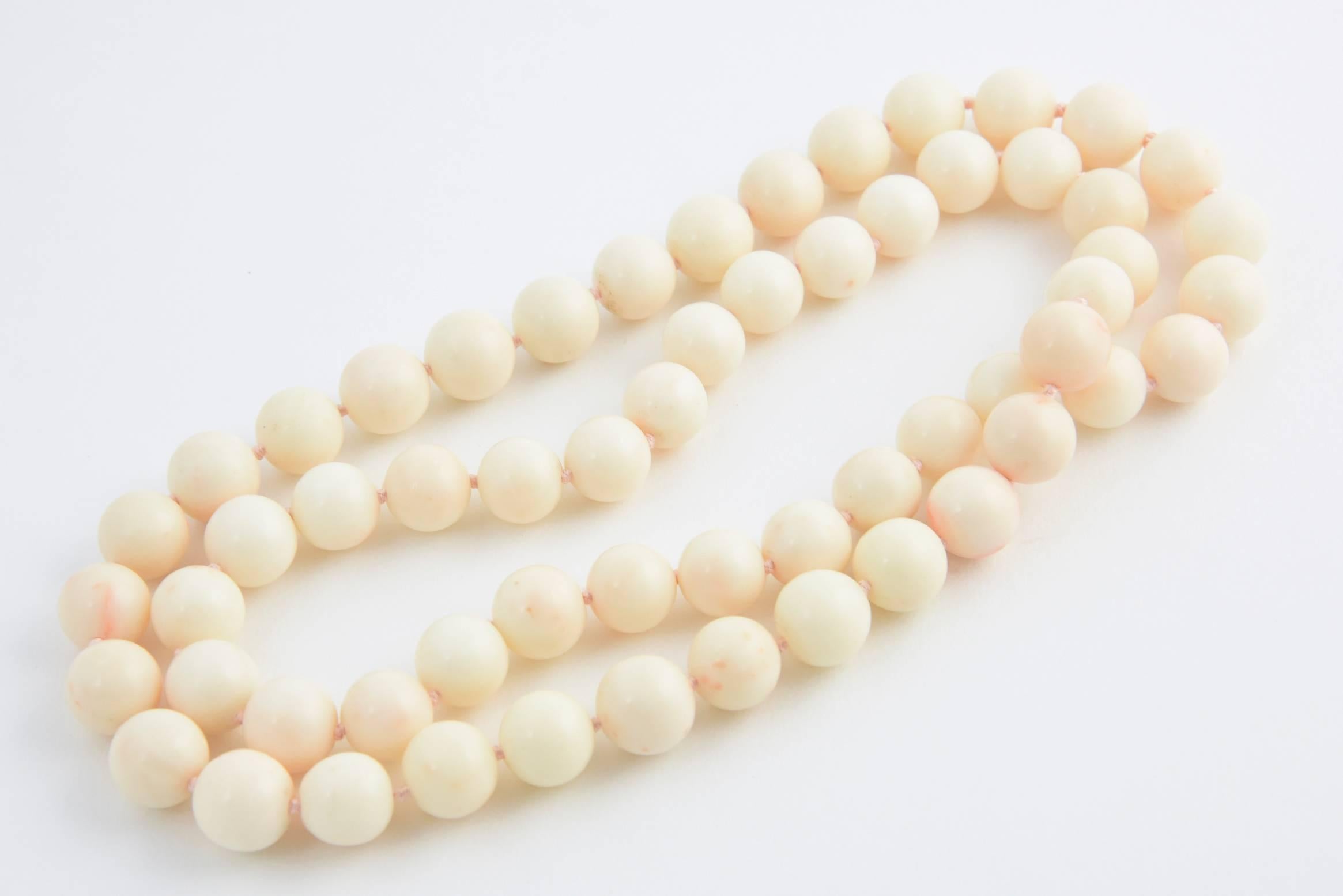 Angel Skin Coral Bead Necklace In Excellent Condition In Miami Beach, FL