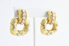 1970s La Triomphe Large Dangling Diamond Gold Door Knocker Earrings
