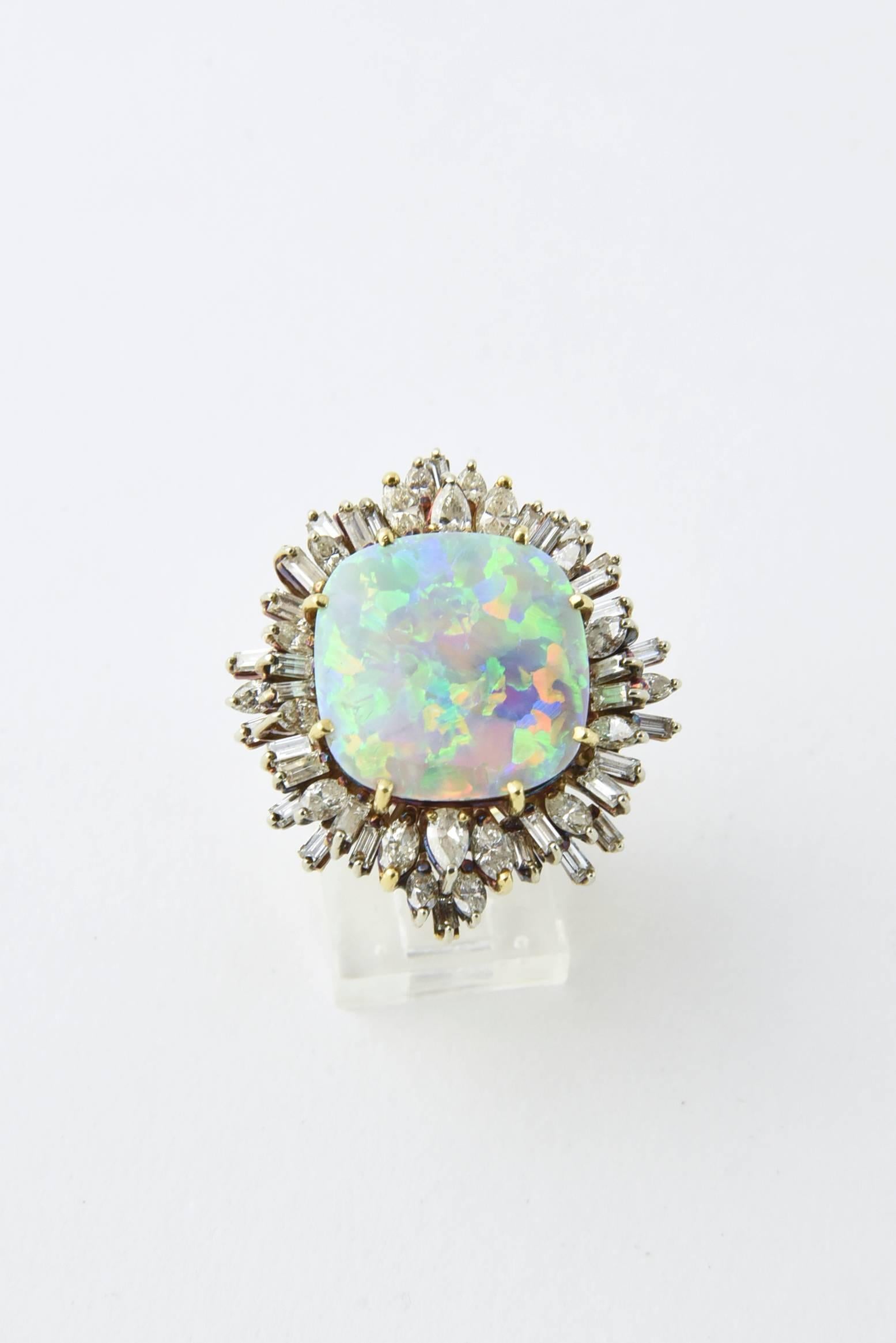 anillo de oro con opalo