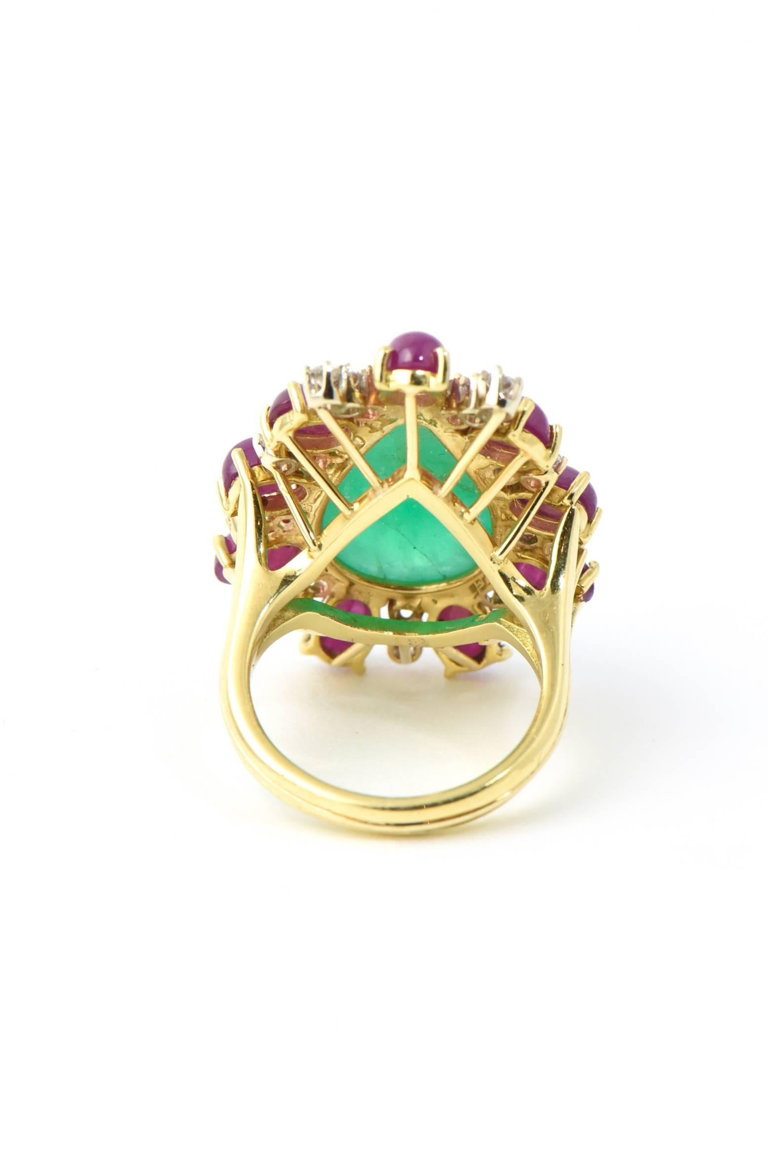 Anillo de oro con esmeralda, rubí y diamantes en venta 4