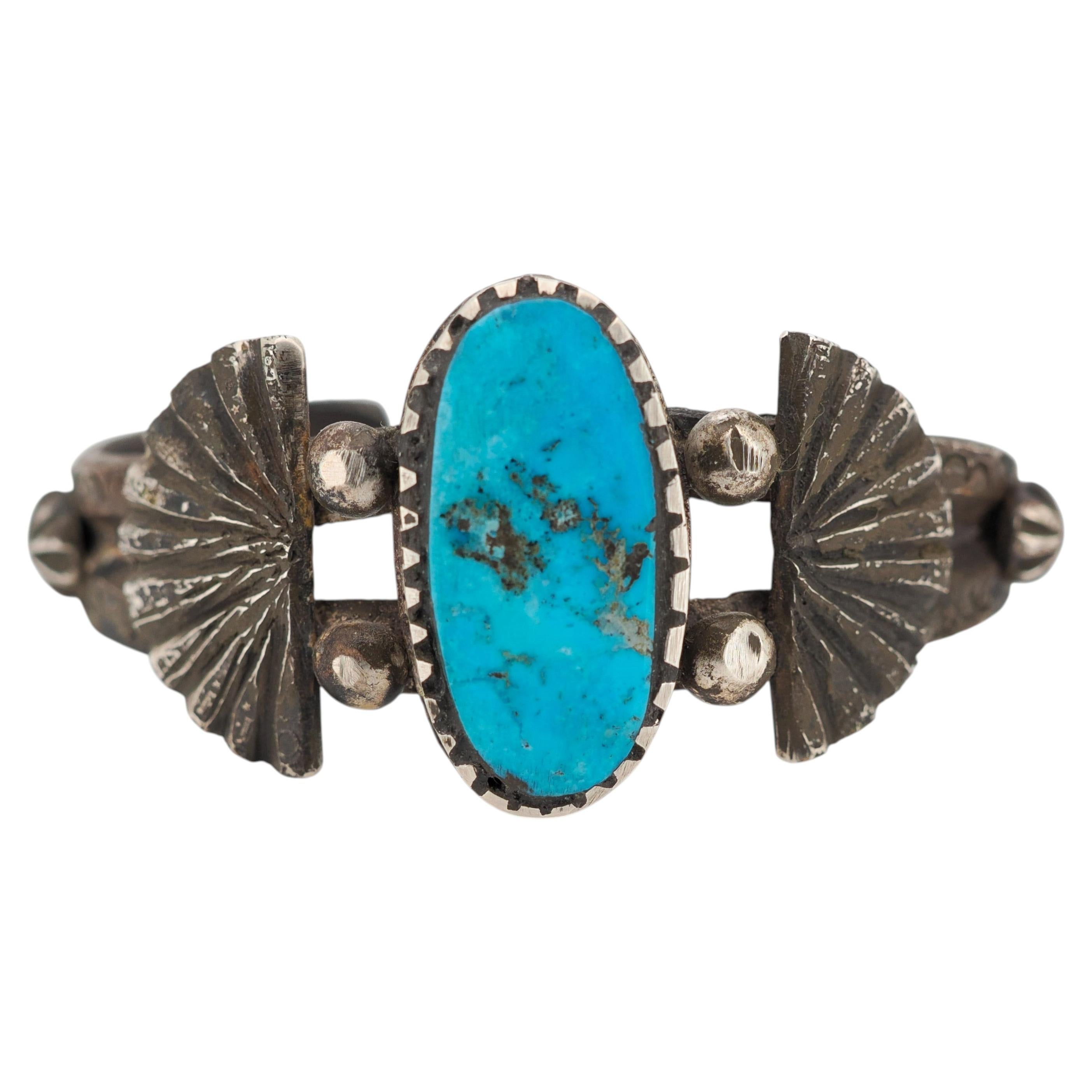 Bracelet imposant en argent du Sud-Ouest avec une gemme rare de turquoise bleue en vente
