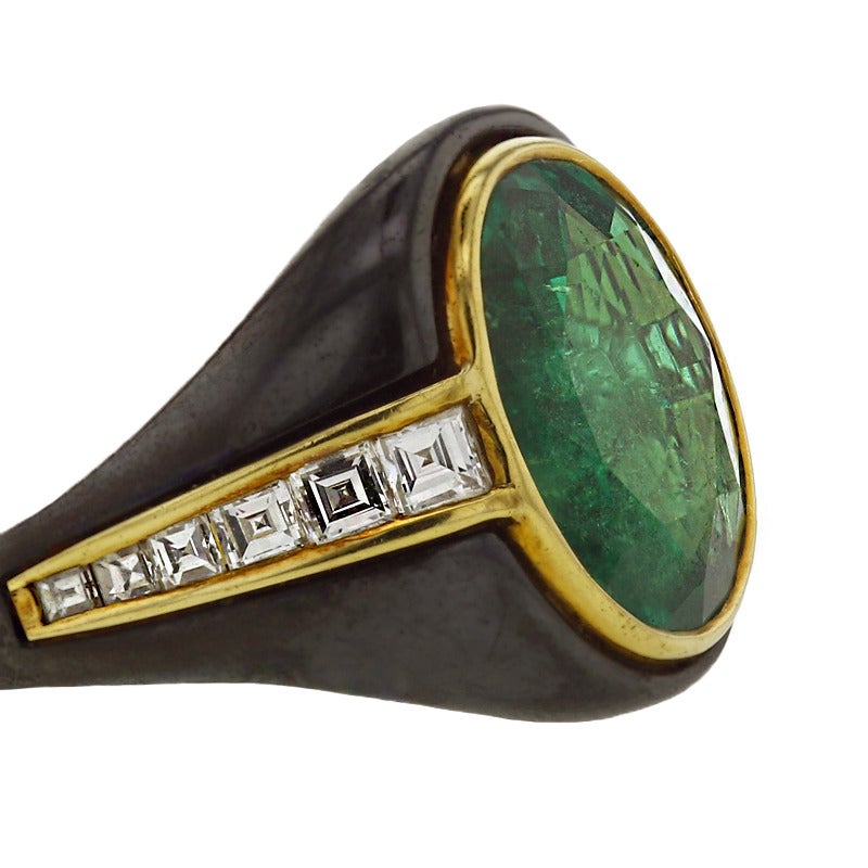 Women's 1980s Bulgari Round Emerald Diamond Gold Cocktail Ring For Sale
