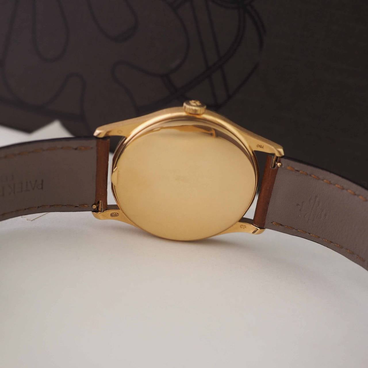 Patek Philippe Yellow Gold Calatrava Wristwatch Ref 5196J For Sale 1