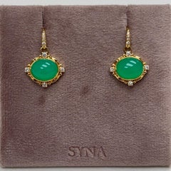 Boucles d'oreilles Syna en or jaune et chrysoprase avec diamants