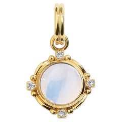 Colgante de cuarzo lunar de oro amarillo Syna con diamantes