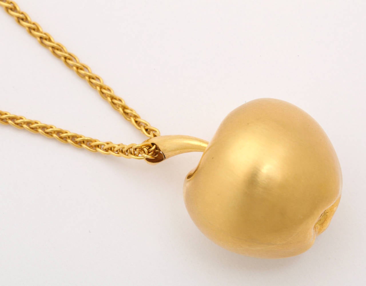 apple gold chain