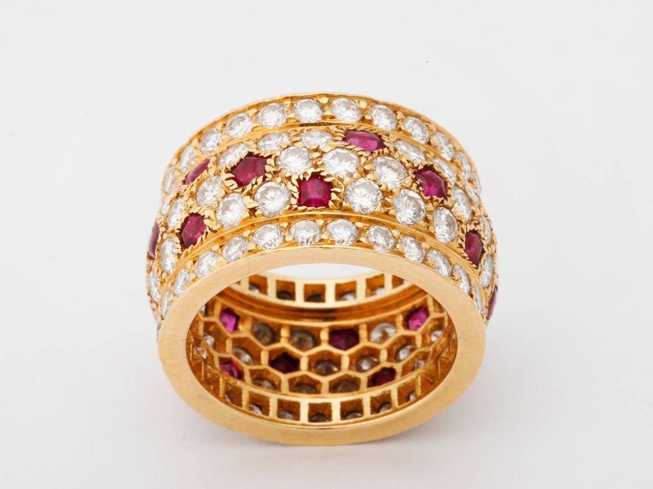 Cartier Ruby Diamond Gold Panthère Ring In Excellent Condition In Bal Harbour, FL
