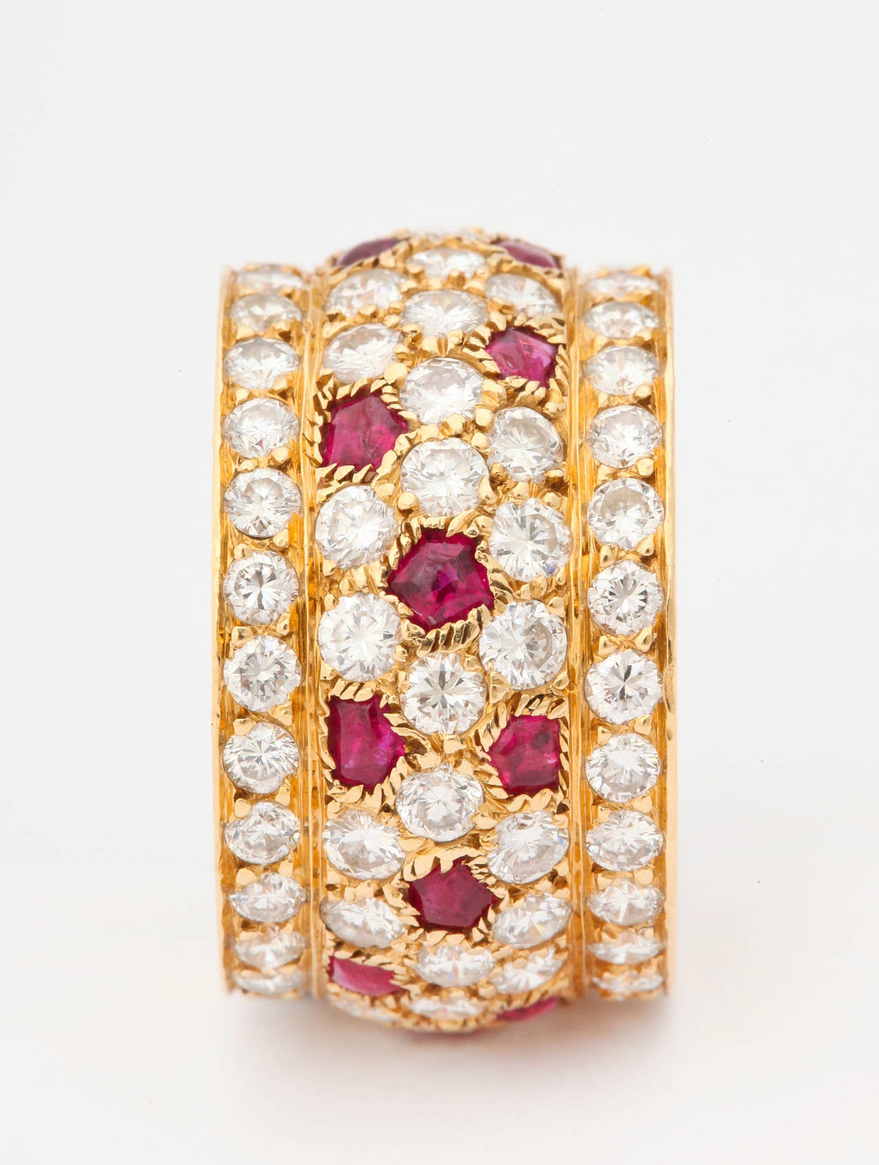 Women's Cartier Ruby Diamond Gold Panthère Ring