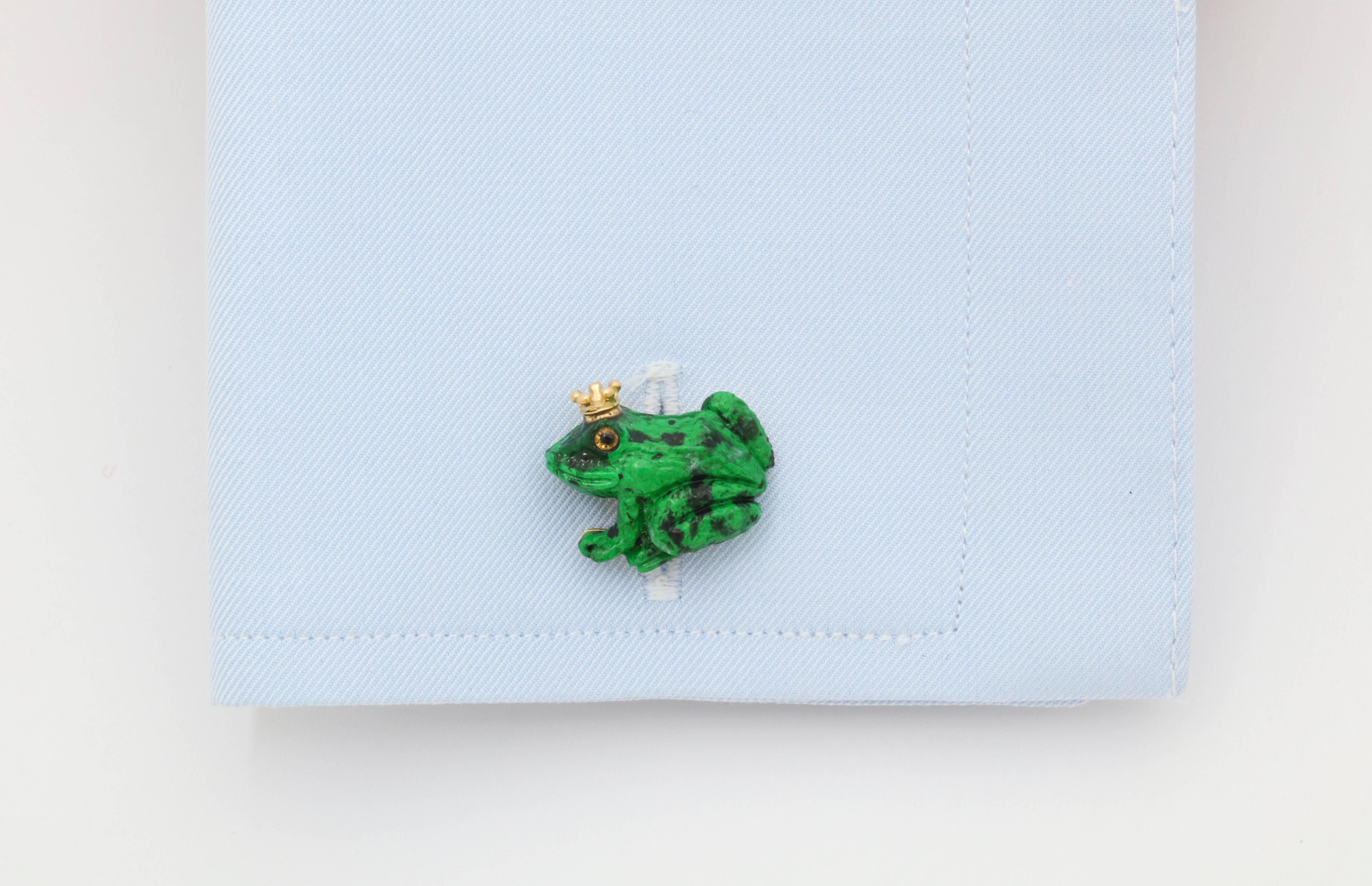 The Crowned Frog Cufflinks By Michael Kanners In New Condition In Bal Harbour, FL