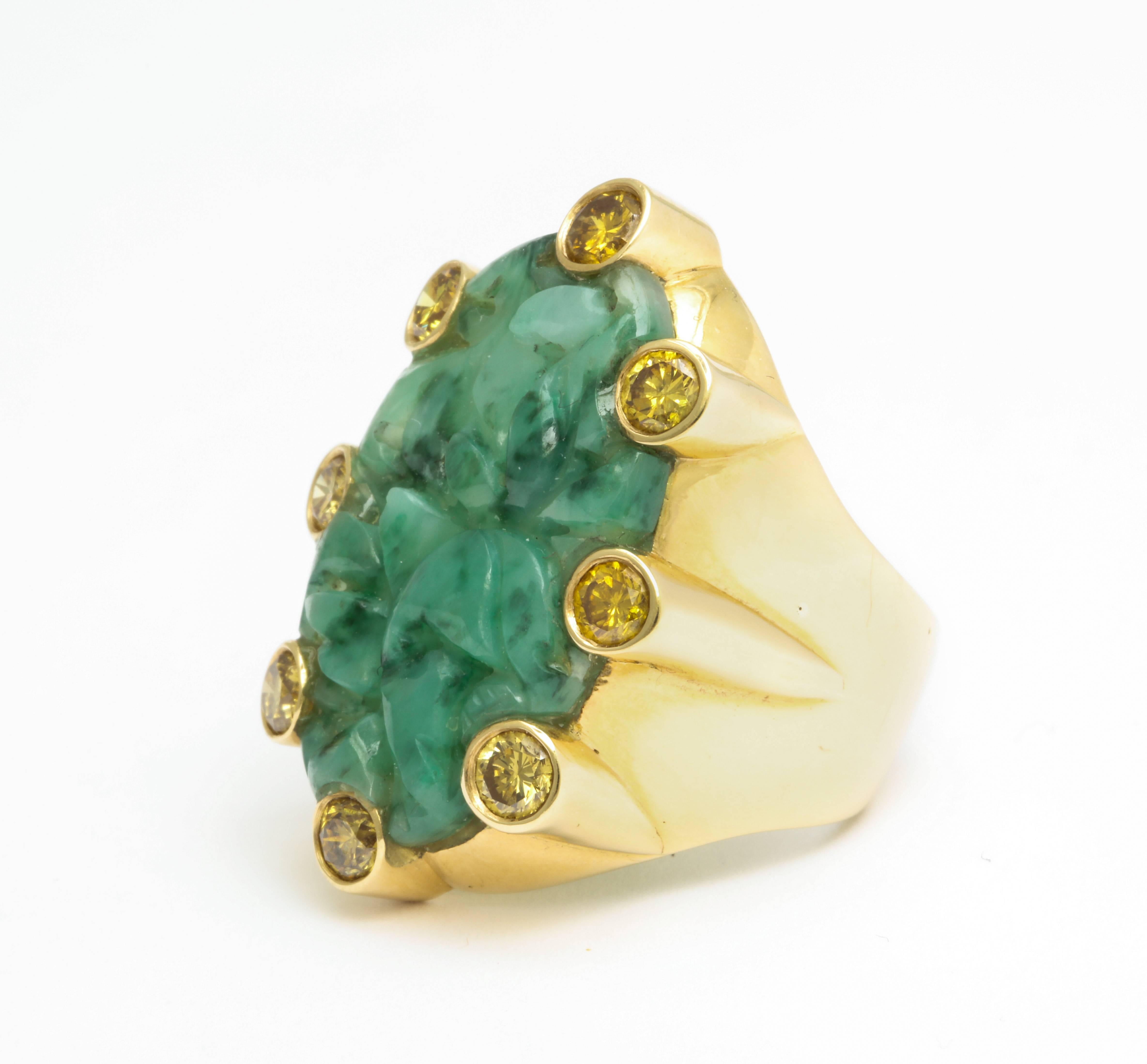 Marilyn Cooperman Gold Carved Jade and Yellow Diamond Ring In New Condition In Bal Harbour, FL