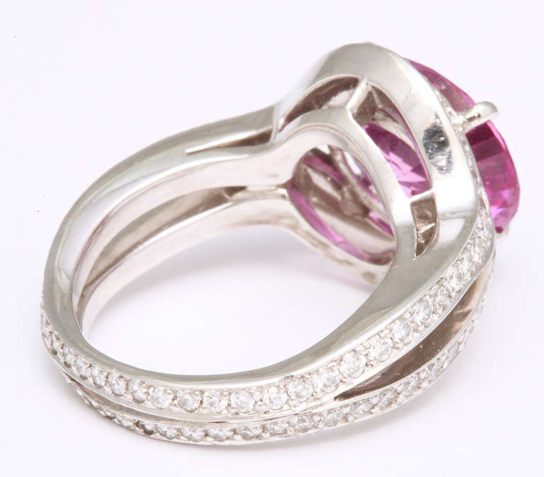 Tanagro Pink Sapphire and Diamond Ring In New Condition In Bal Harbour, FL