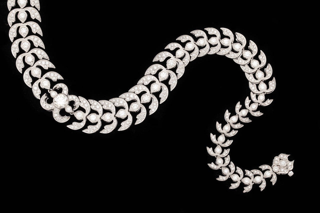 Diamond Platinum Foliate Design Necklace In Excellent Condition In Bal Harbour, FL