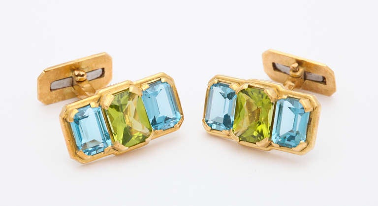Michael Kanners Three-Stone Peridot Blue Topaz Gold Cufflinks In New Condition In Bal Harbour, FL