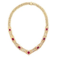 Graff Collier en or avec rubis et diamants