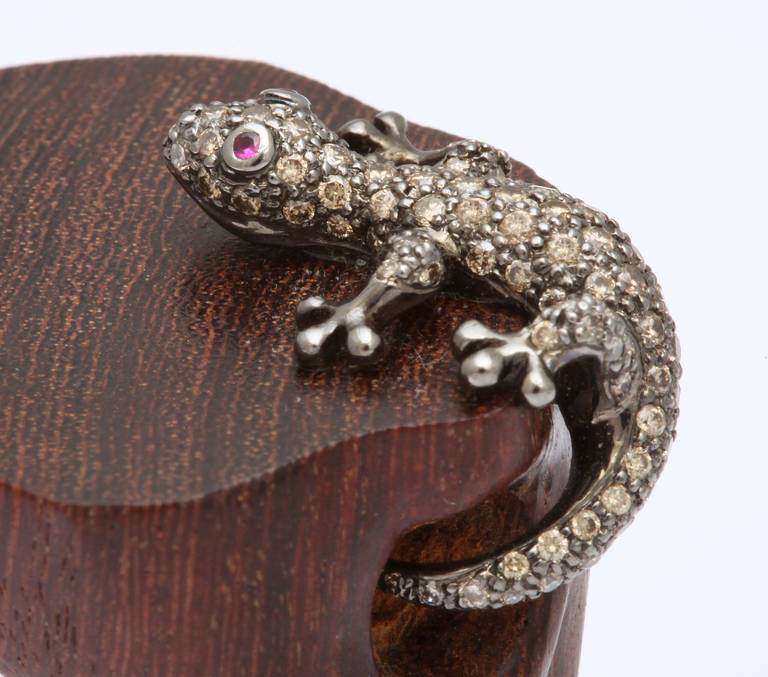 Golconda Carved Teak Ruby Diamond Salamander Ring In New Condition In Bal Harbour, FL