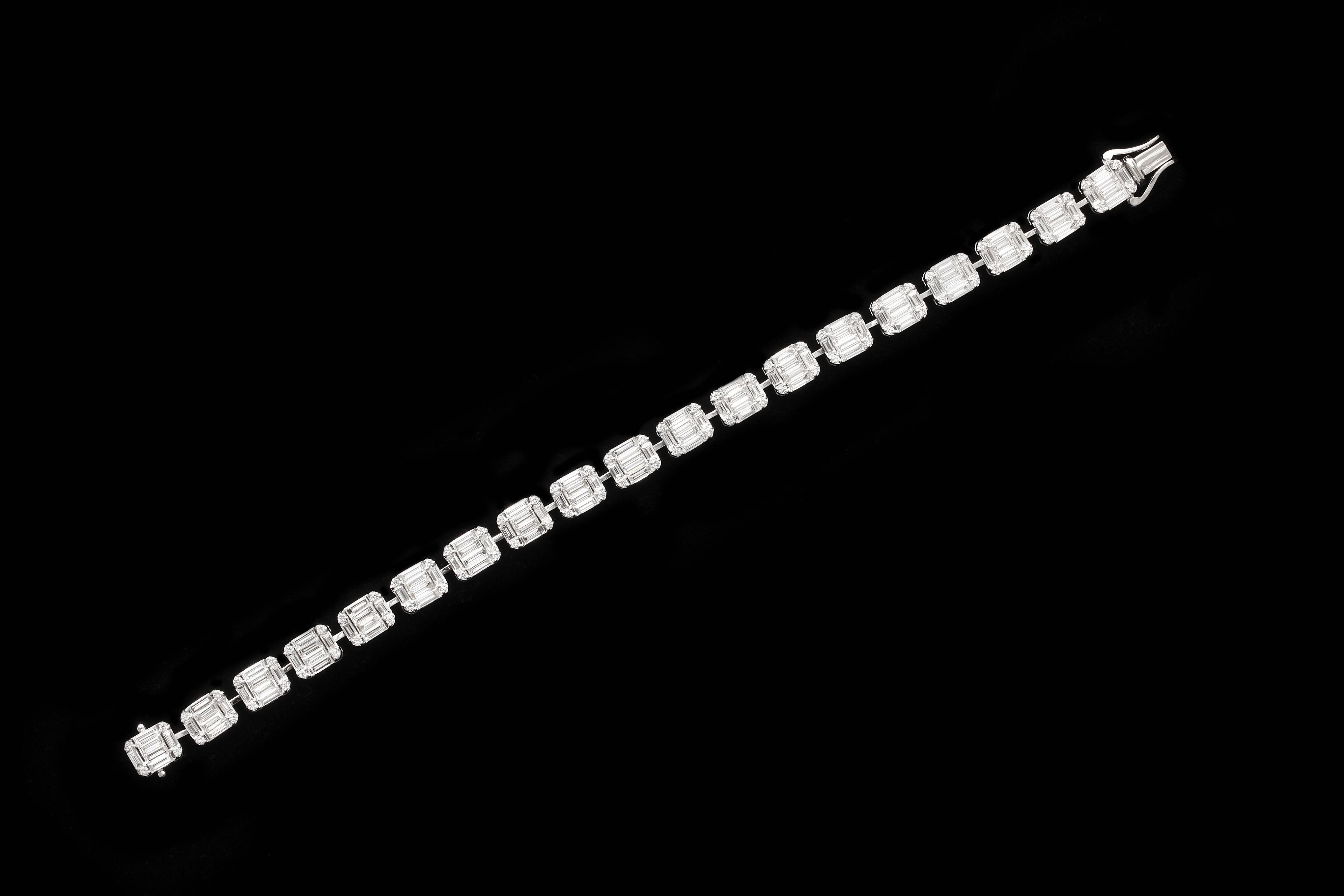 Goldarmband mit Diamanten im Baguetteschliff im Zustand „Neu“ in Bal Harbour, FL