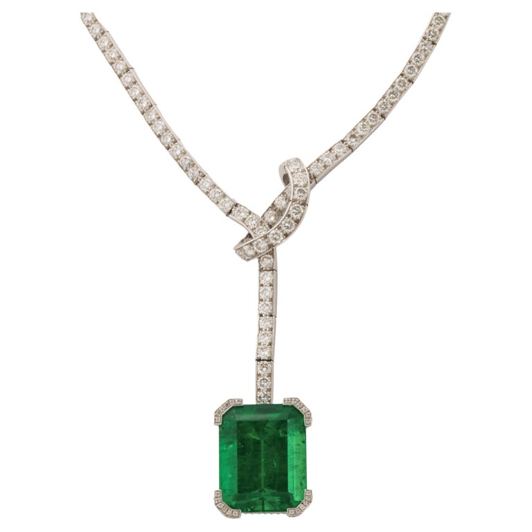 Important Chaumet Certified Emerald Diamond Necklace For Sale at 1stDibs