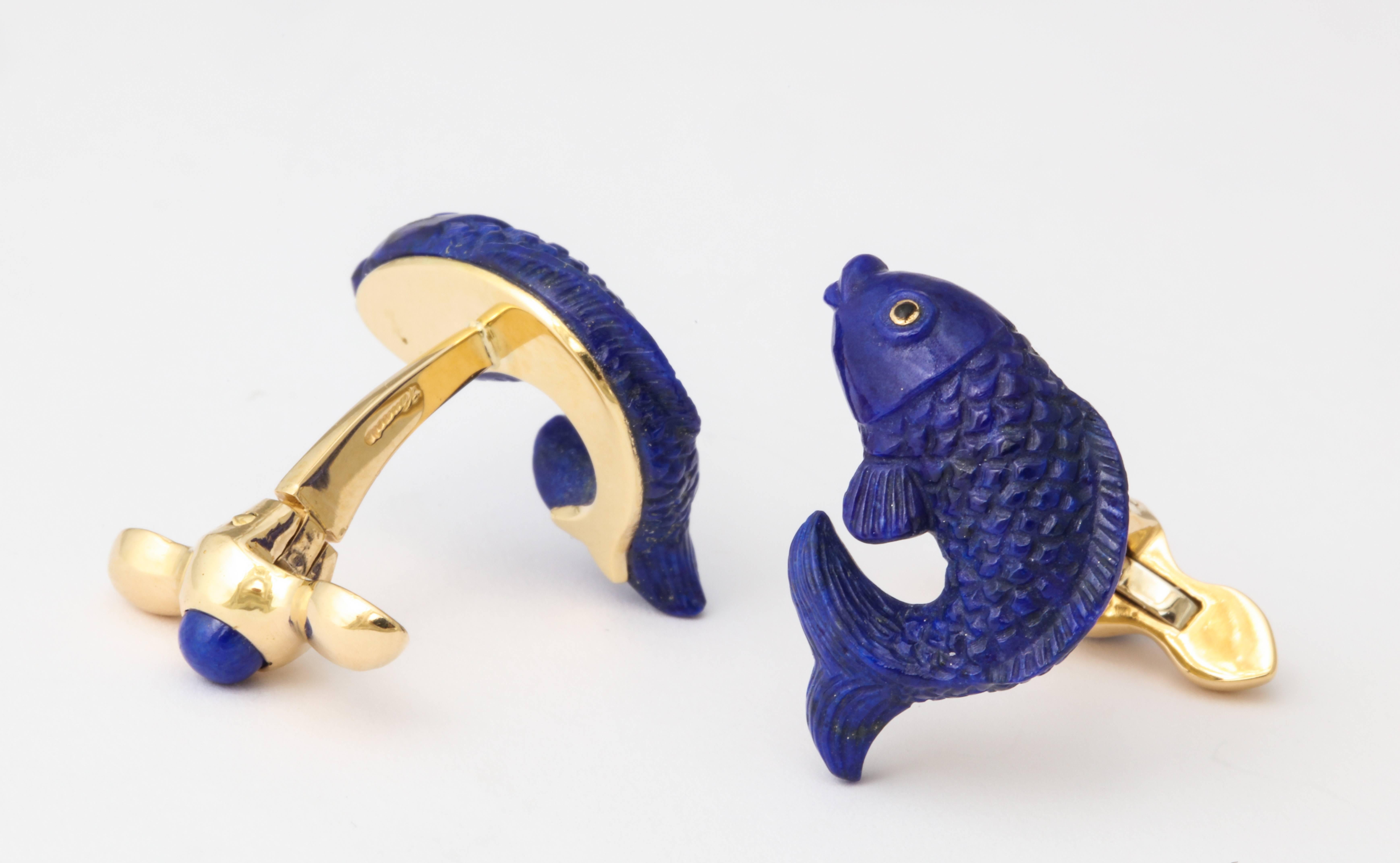 Contemporary Michael Kanners Carved Lapis and Gold Fish Cufflinks