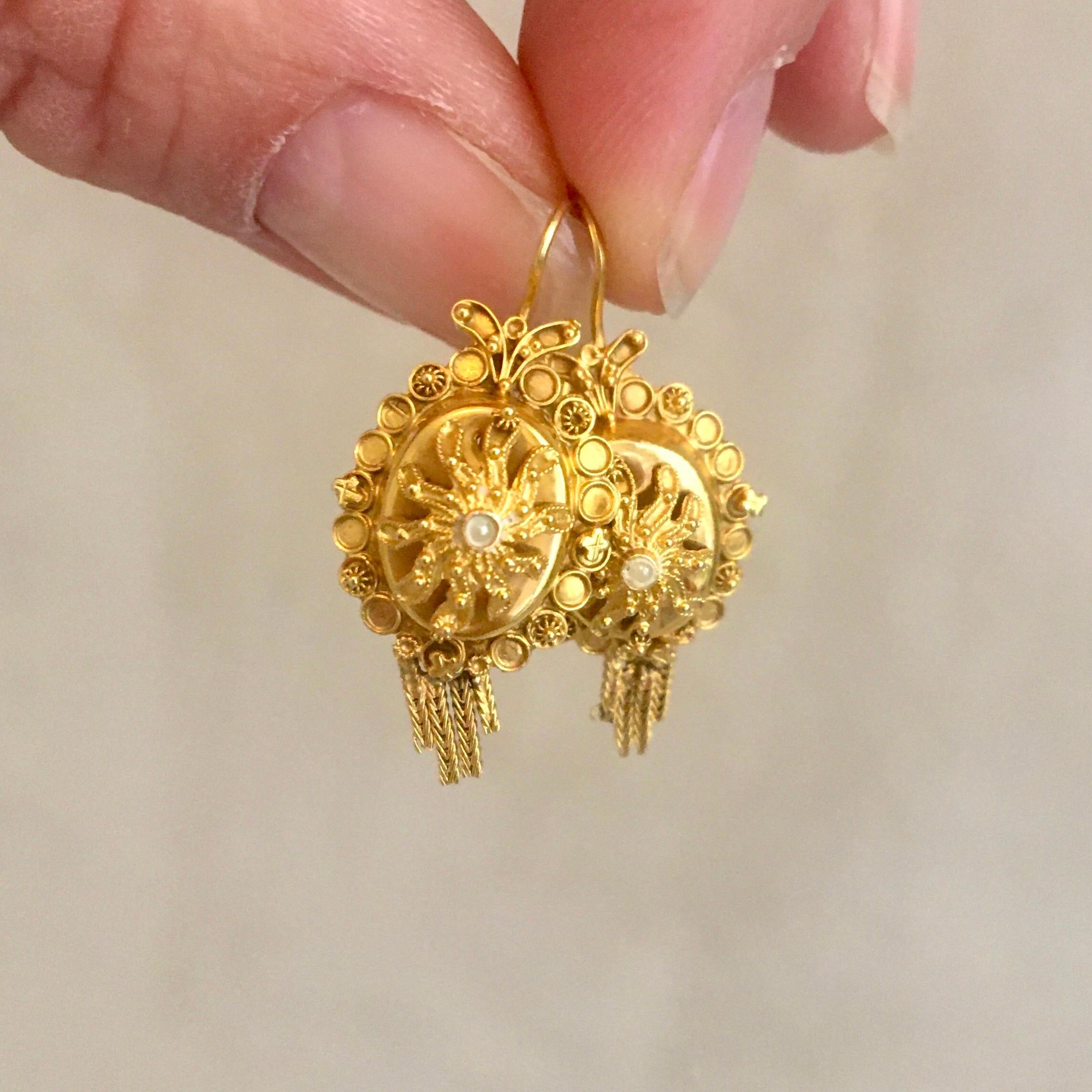 Antique 14K Gold Tassel Earrings and Brooch, Jewelry Set For Sale 2