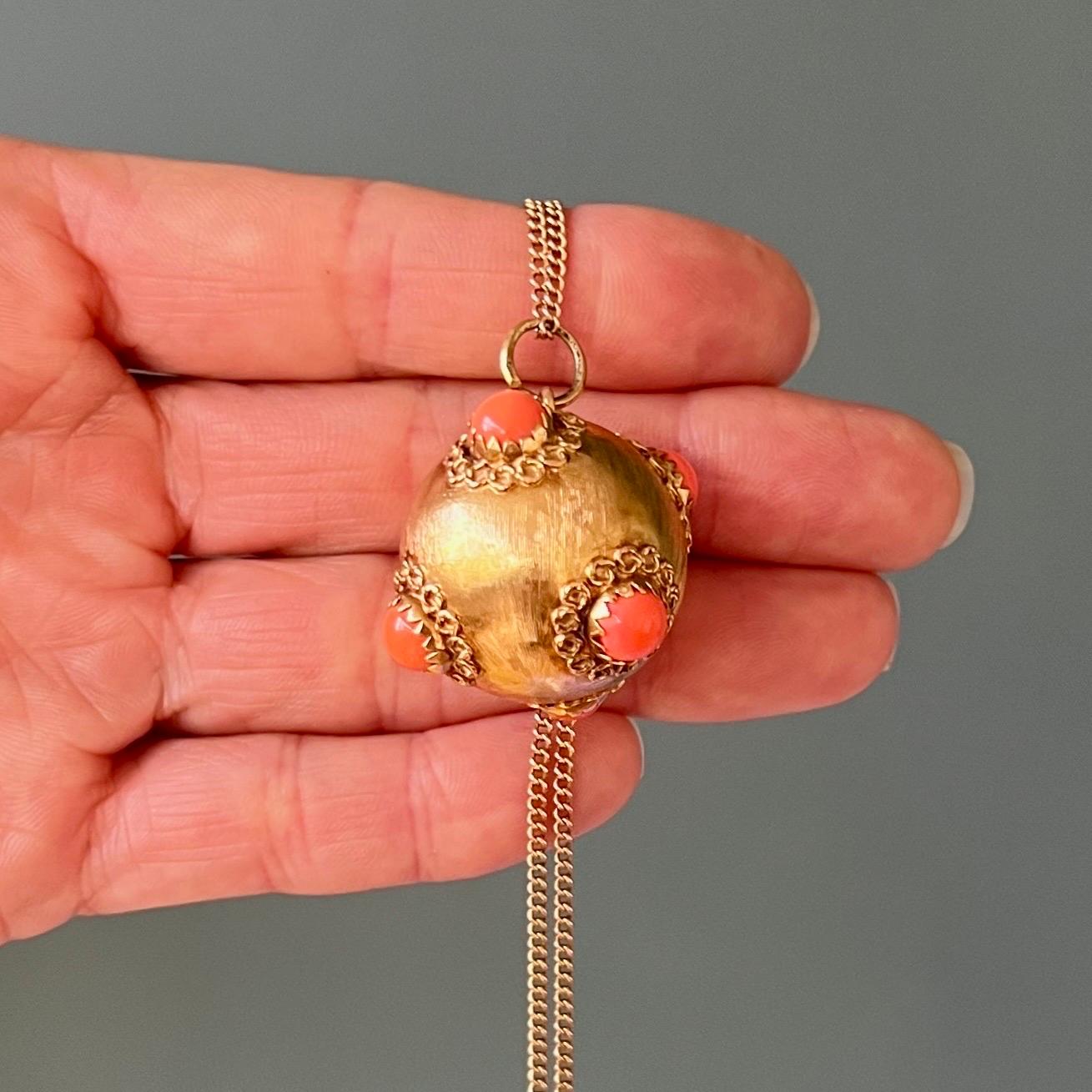 Etruscan Revival Vintage Venetian Revival 18K Gold and Coral Sputnik Pendant For Sale