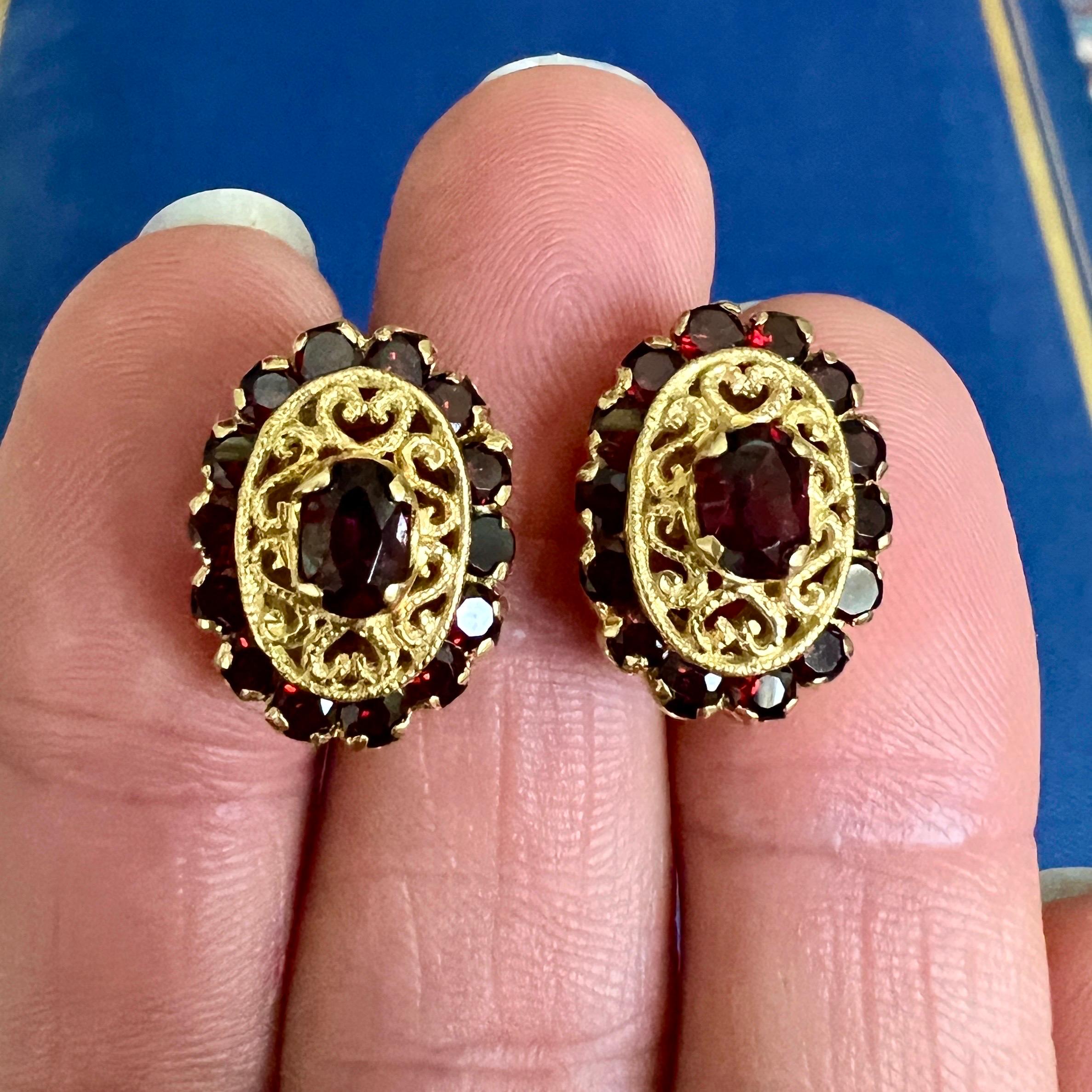 18k gold garnet earrings