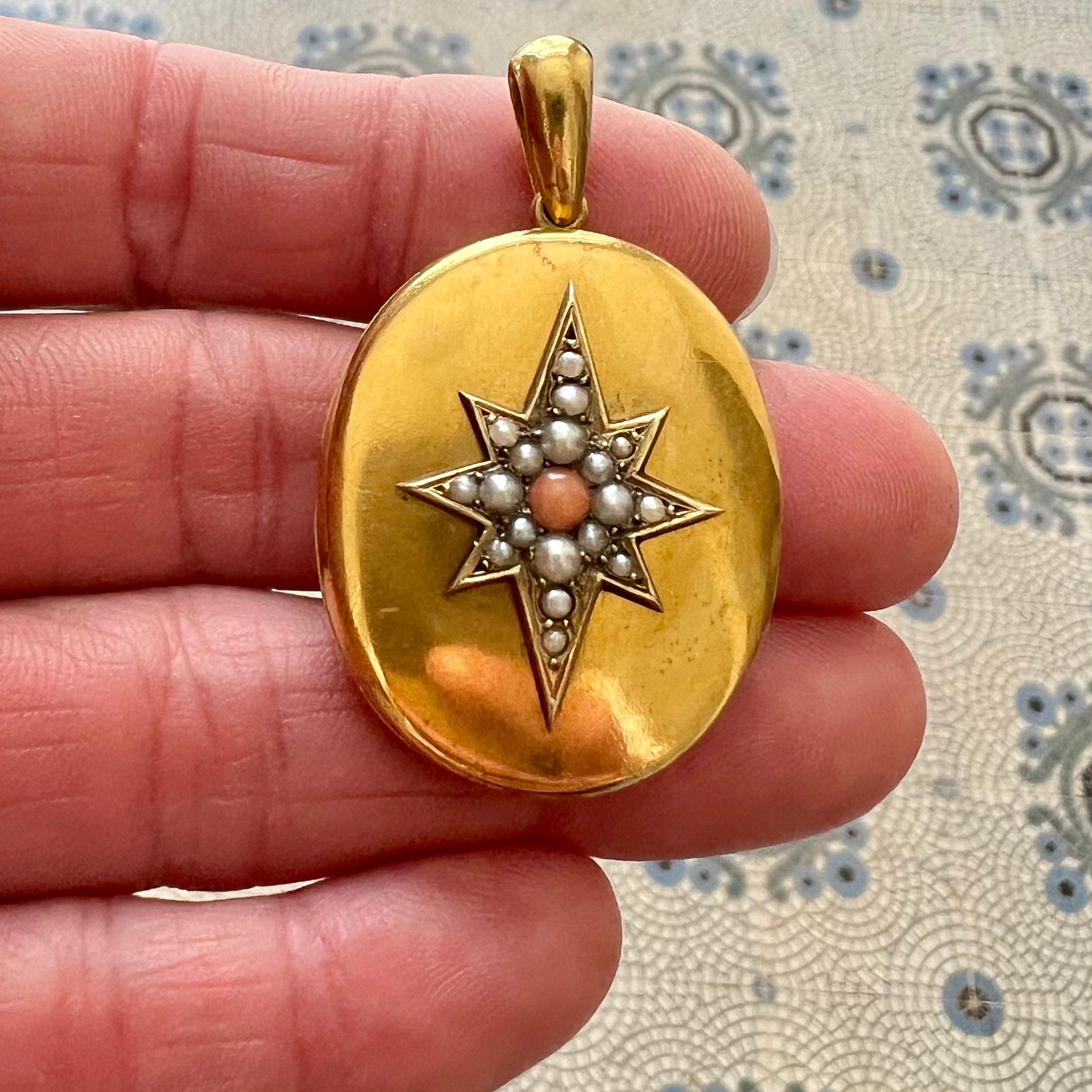 Antique Victorian 14K Gold Locket Pendant with Seed Pearls and Coral (Viktorianisch) im Angebot
