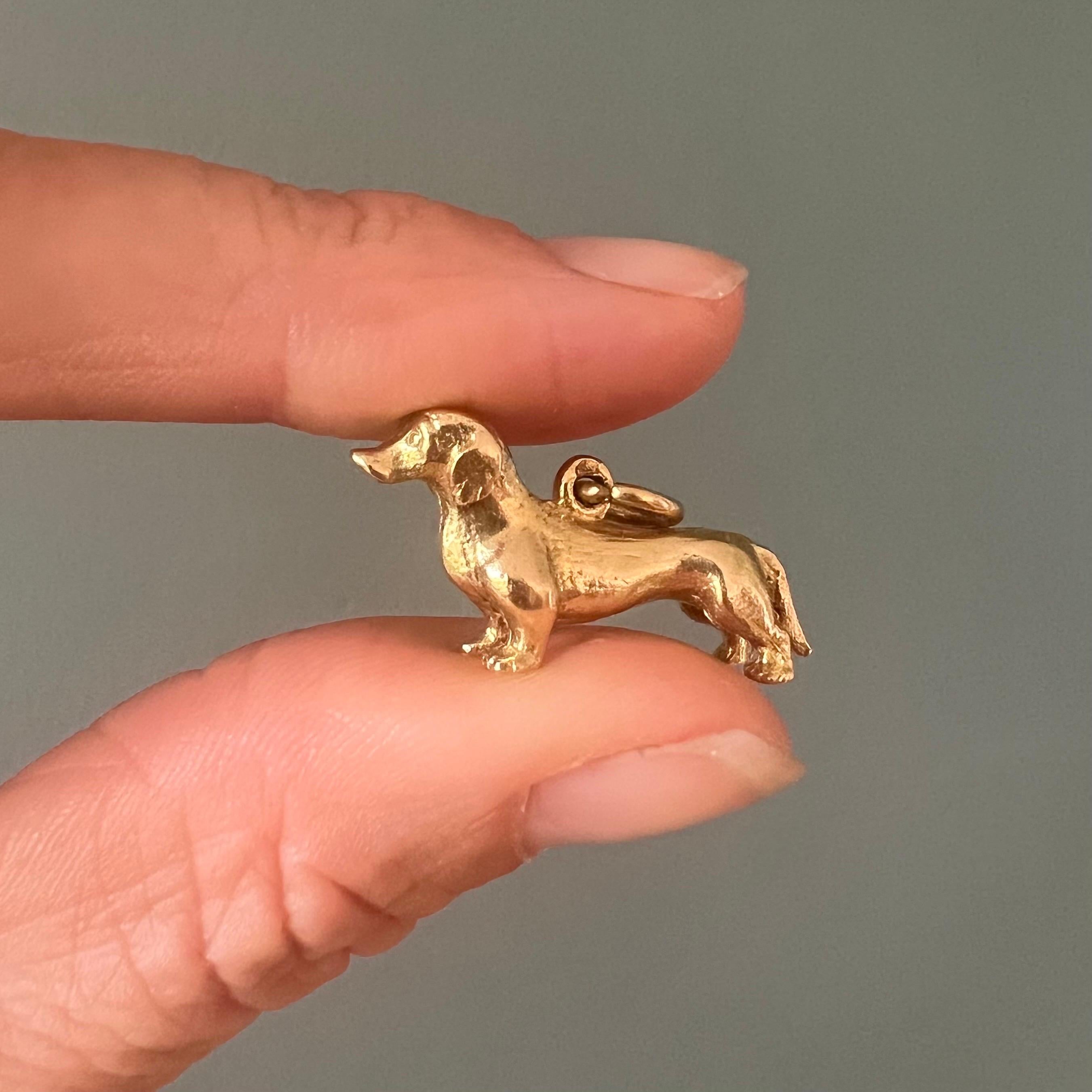 Pendentif teckel en or massif 18 carats, 9,67 grammes Bon état - En vente à Rotterdam, NL