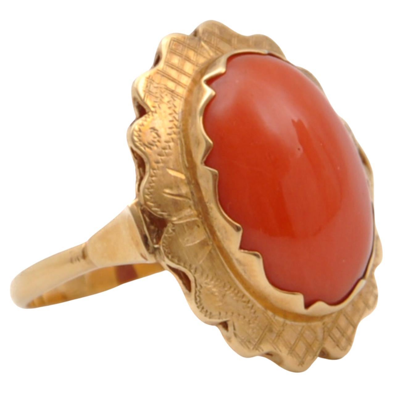 Vintage 14 Karat Gold Natural Coral Oval-Shaped Ring For Sale