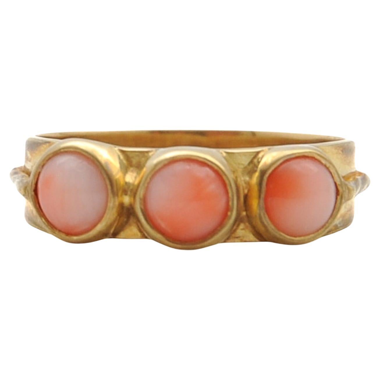 Vintage Pink Coral Triple Cabochon Stone 14k Gold Band Ring For Sale