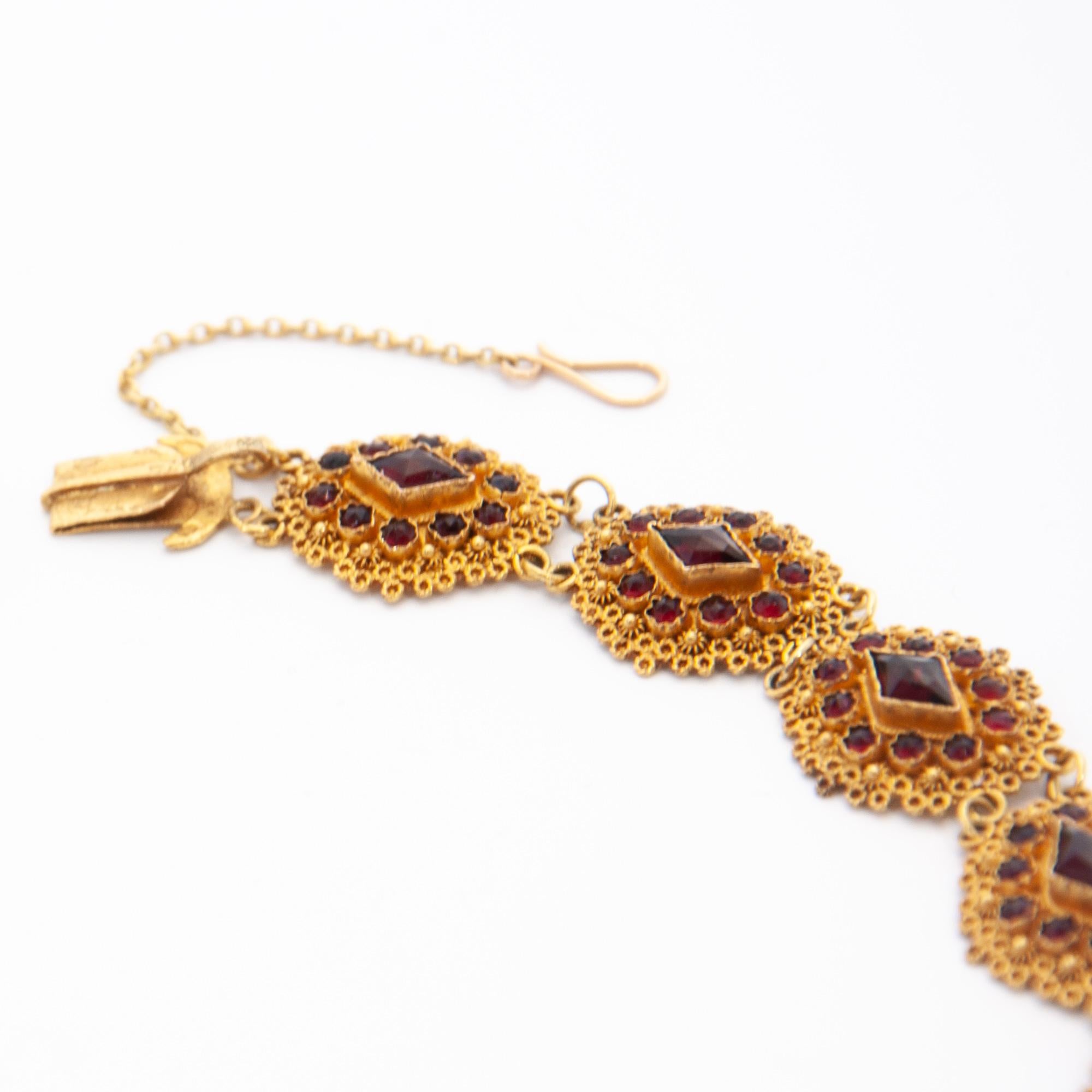 Round Cut Antique Garnet and 14 Karat Gold Cannetille Link Necklace