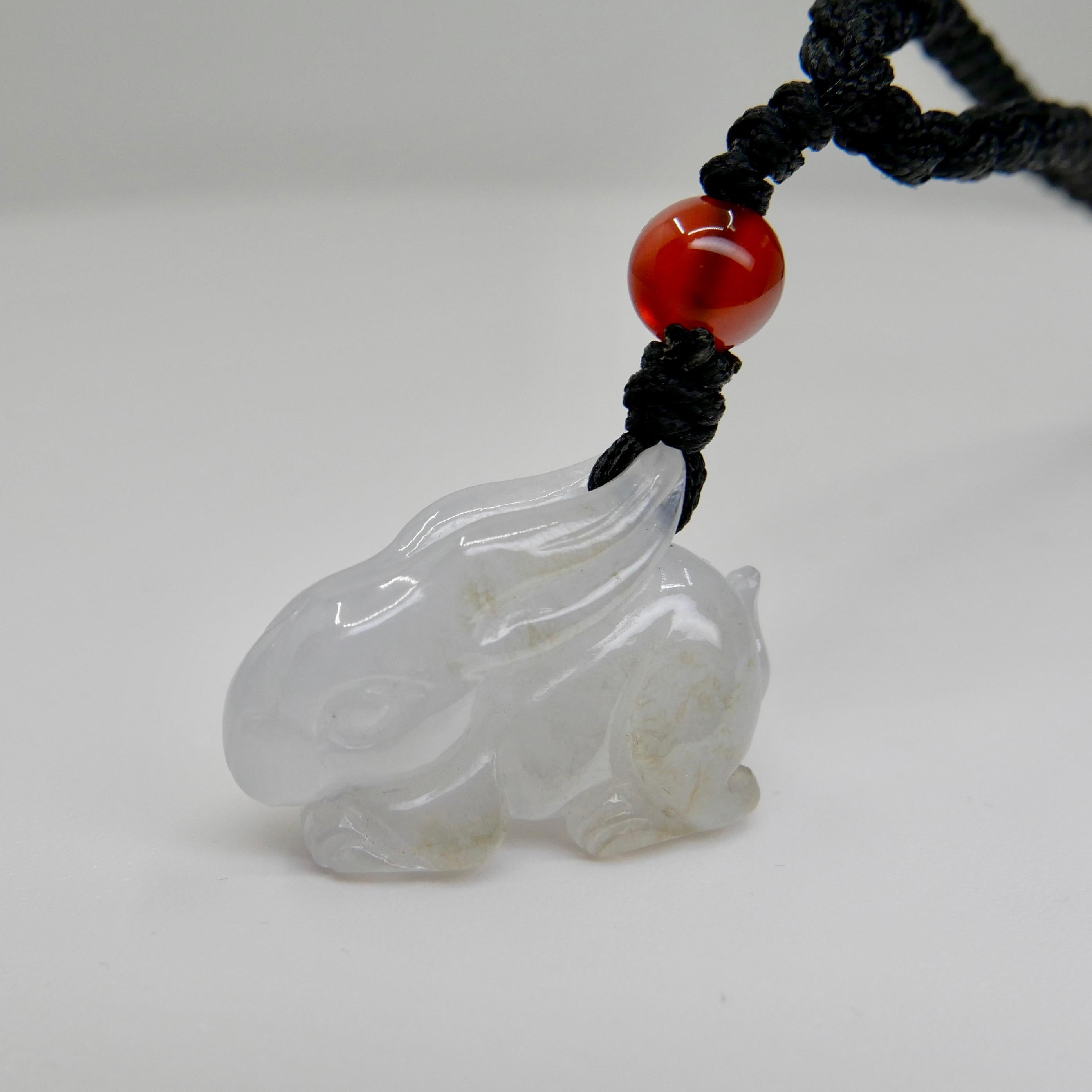 Collana con ciondolo a forma di coniglio di Giada Icy certificata da 24 mm x 16 mm, anno del coniglio in vendita 7