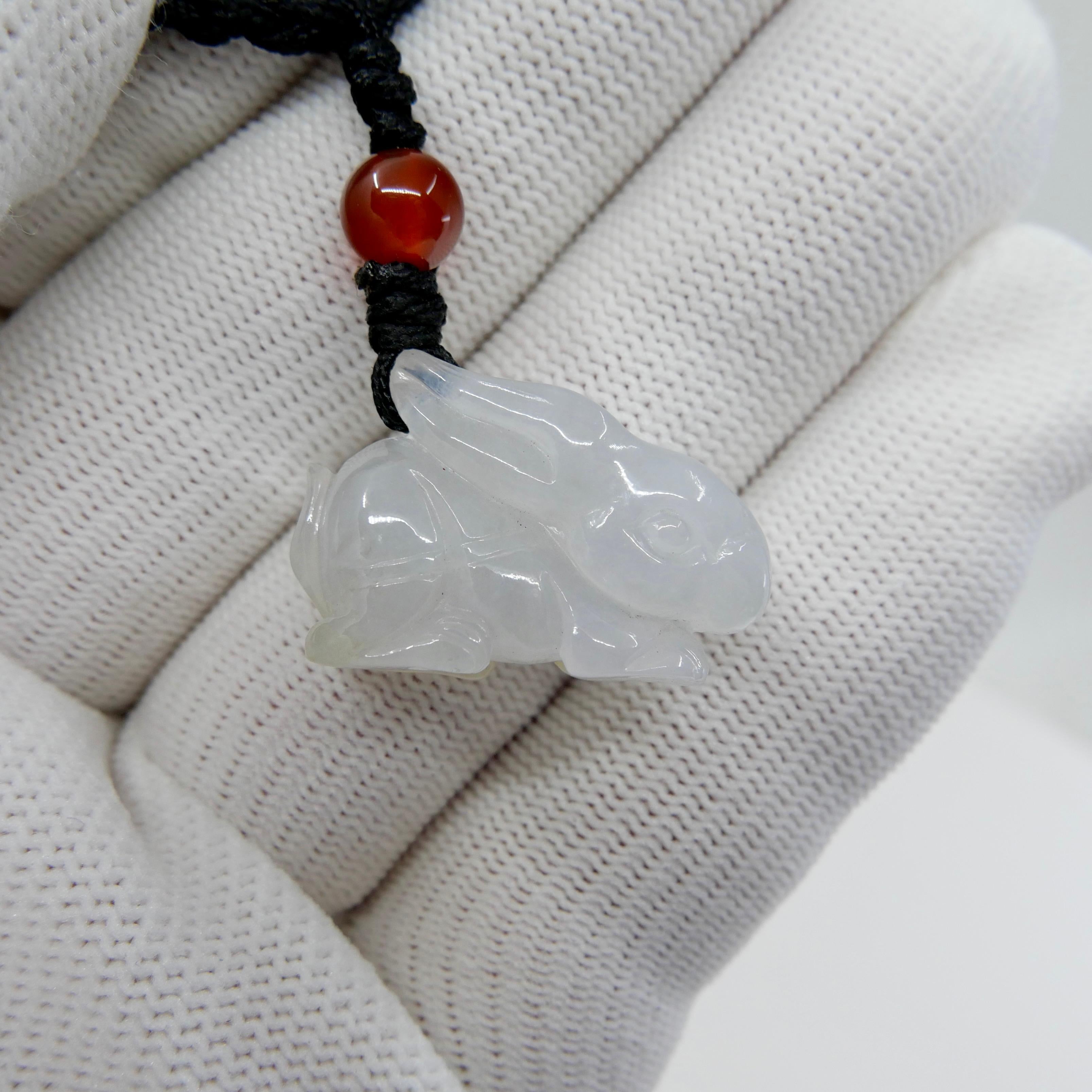 da uomo o donna Collana con ciondolo a forma di coniglio di Giada Icy certificata da 24 mm x 16 mm, anno del coniglio in vendita