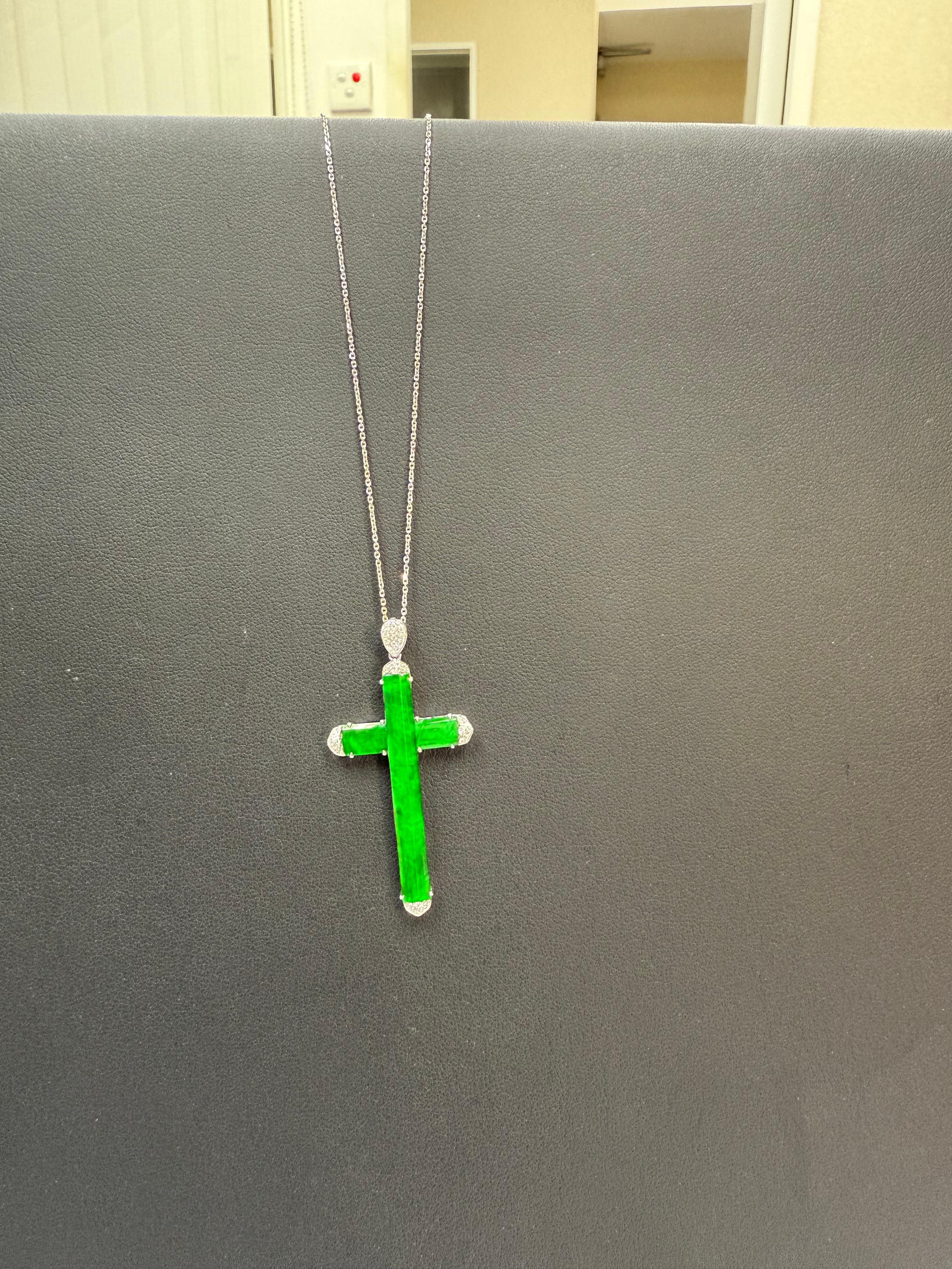 Collana con ciondolo di giada e diamanti certificati, colore verde mela brillante in vendita 7