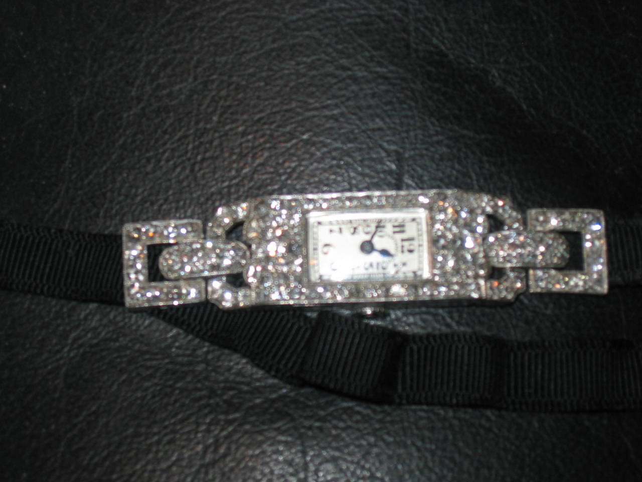 Patek Philippe Tiffany & Co. Montre-bracelet manuelle Art déco en platine et diamants, années 1920 en vente 1