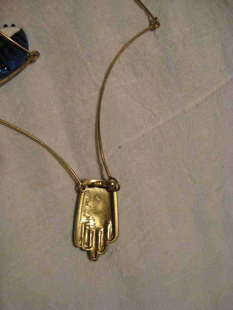 niki pin necklace